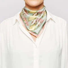 PASTEL NELLIKE SCARF