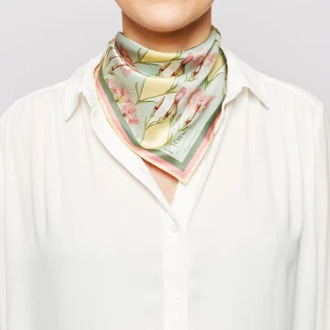 PASTEL NELLIKE SCARF