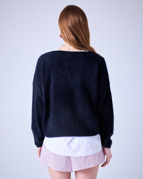 TRUI SOELI NAVY